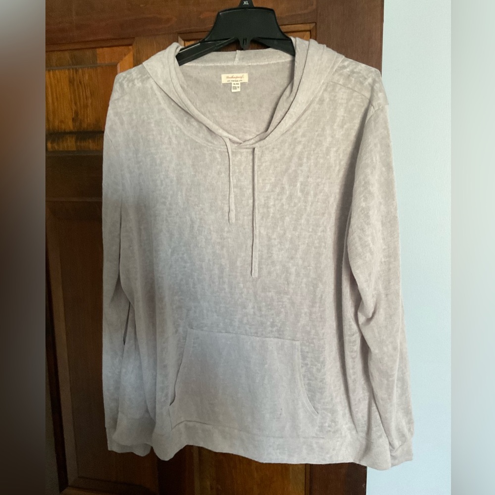 Women’s sweatshirt lightweight